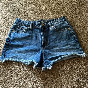 Universal thread shorts
